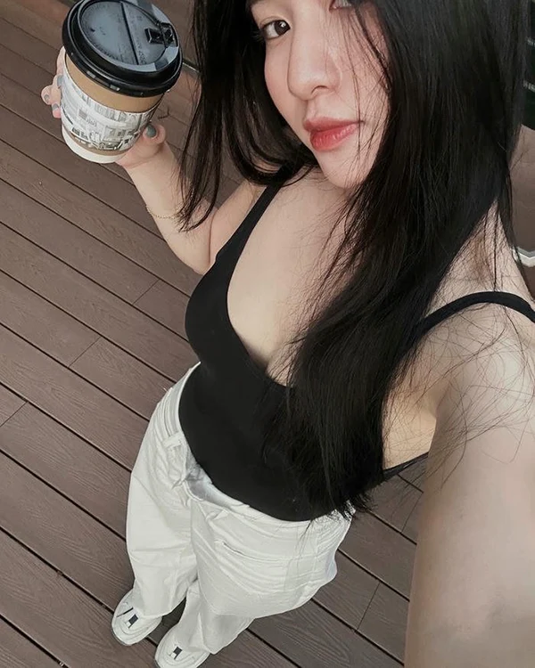 Hình ảnh hở hang độc đáo Hình ảnh hở hang độc đáo