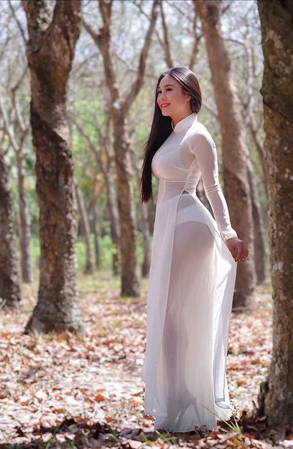 Loạt hình gái 2k4 áo dài sexy đẹp không tưởng