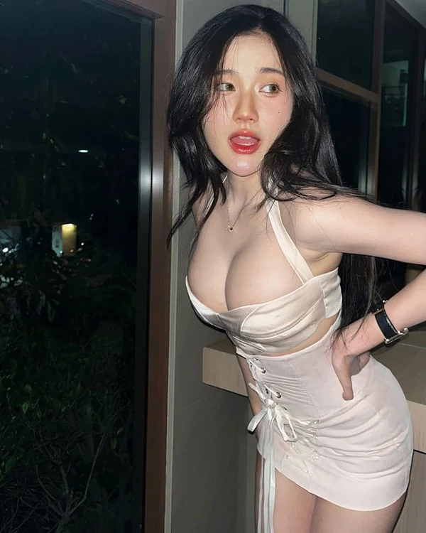 Ảnh gái hở hang quyến rũ Ảnh gái hở hang quyến rũ