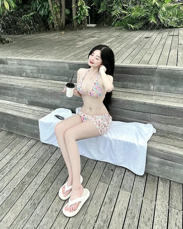 Album ảnh gái 2k5 quyến rũ khoe đường nét cơ thể Album ảnh gái 2k5 quyến rũ khoe đường nét cơ thể