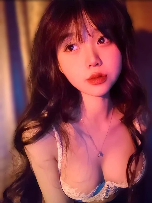 ảnh vú to