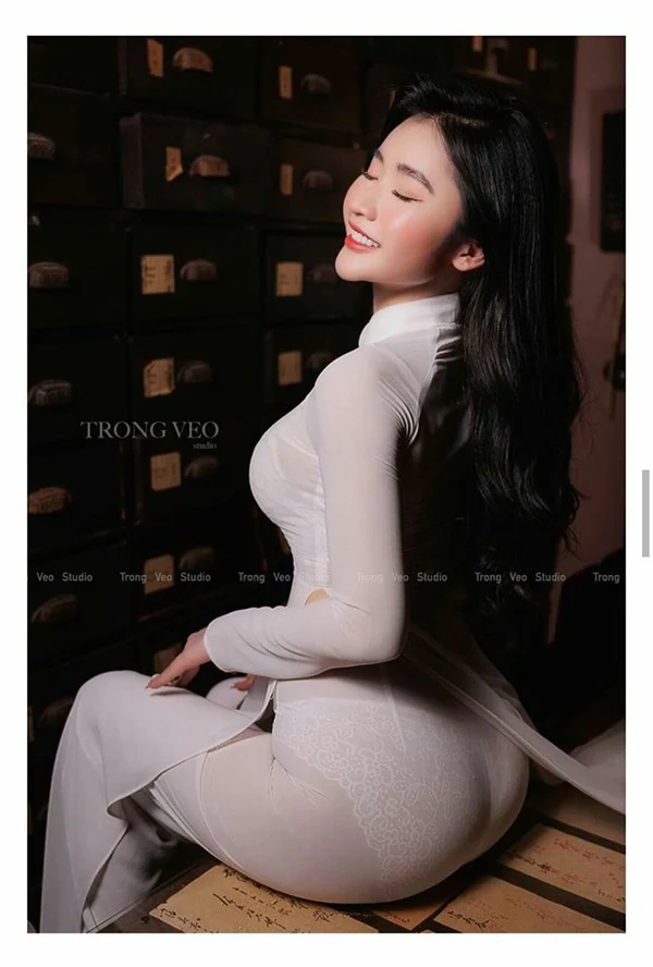 Áo dài mỏng sexy ảo diệu