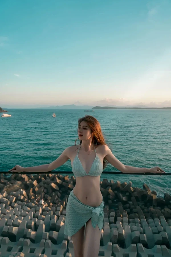 Người đẹp Việt sành điệu khoe phong cách bikini siêu nhỏ. Người đẹp Việt sành điệu khoe phong cách bikini siêu nhỏ.