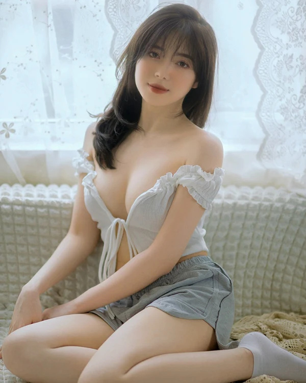Gái xinh hở hang nóng bỏng Gái xinh hở hang nóng bỏng