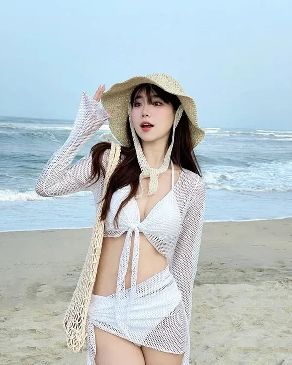 Ảnh gái xinh bikini trong suốt tinh tế Ảnh gái xinh bikini trong suốt tinh tế