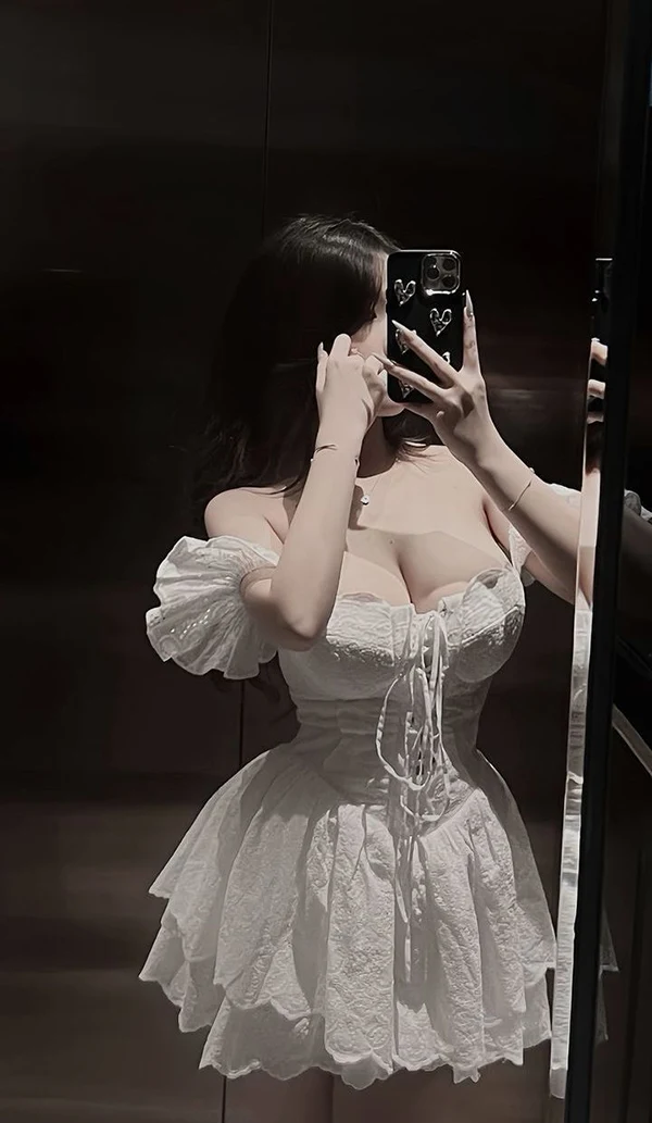 Album ảnh gái 2k tròn đầy, rạng rỡ