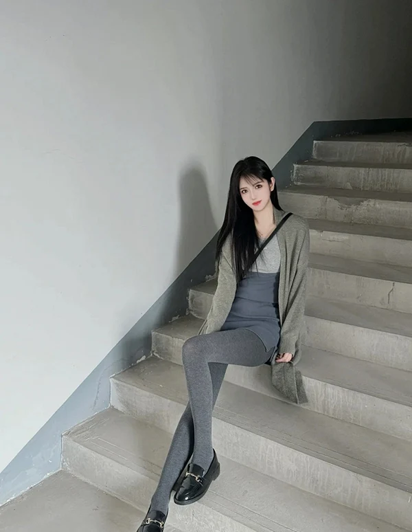 Hình ảnh gái sexy mặc tất mỏng tôn vòng ba