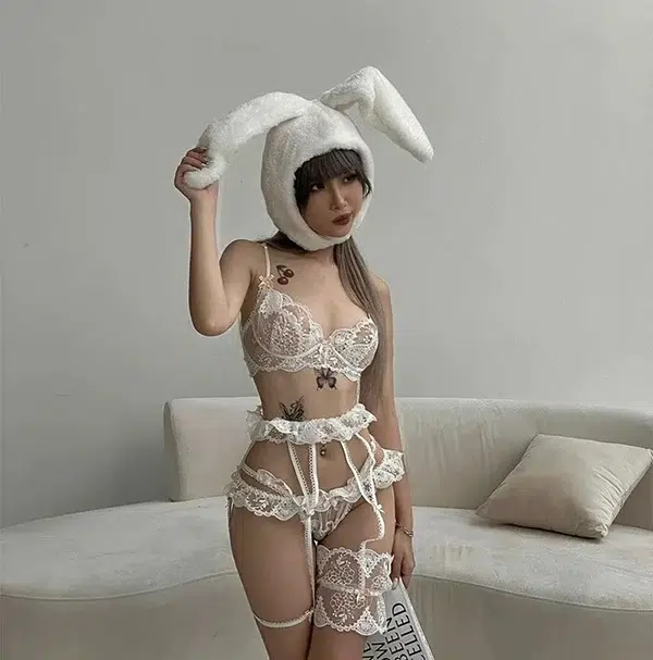 Album hình gái sexy phong cách gợi mở