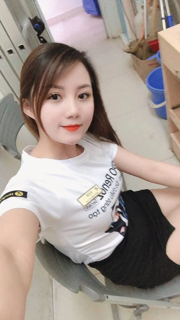 Hình ảnh gái xinh tgdd thần sắc tự nhiên