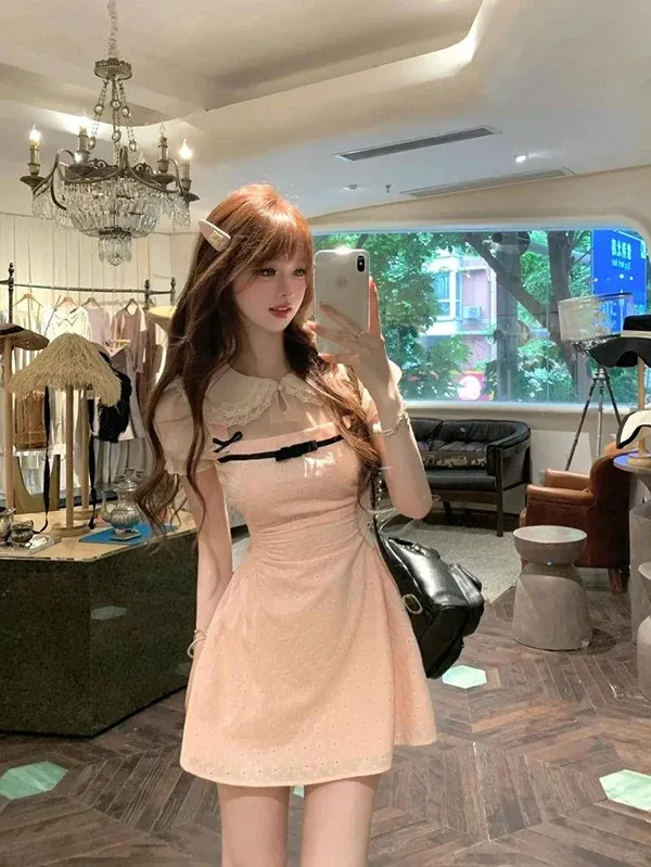 Ngắm hình gái dễ thương diện set đồ baby pink
