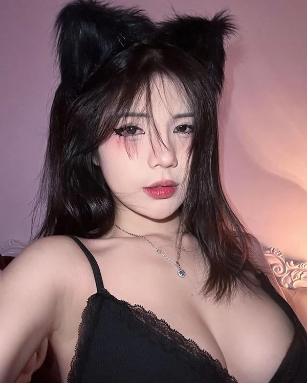 Ngắm ảnh gái sexy thân hình múp