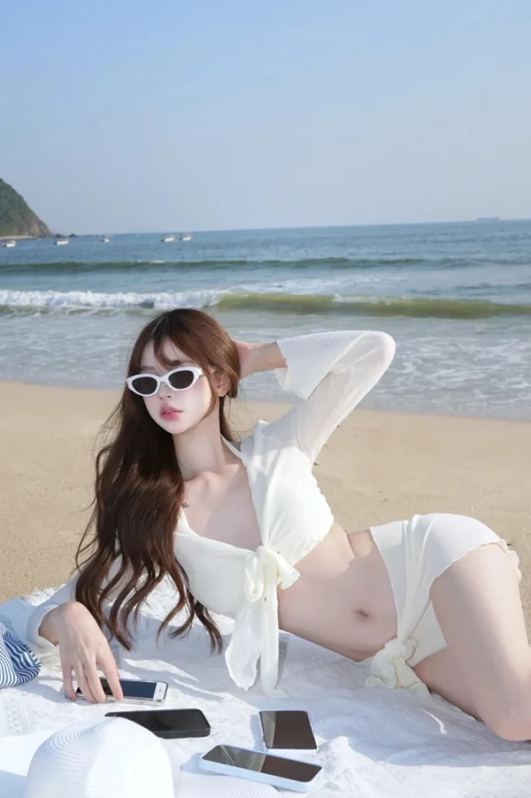 Ảnh avatar người đẹp Hoa ngữ khoe dáng bikini hút hồn