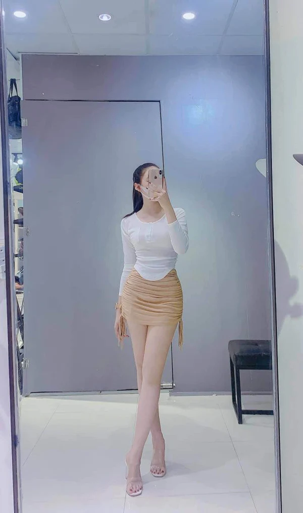 Bộ ảnh gái tgdd 2k nụ cười rạng rỡ