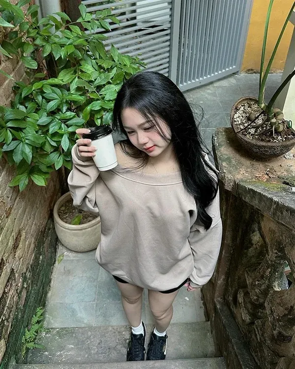 Ngắm ảnh gái cute tươi tắn trong short jean