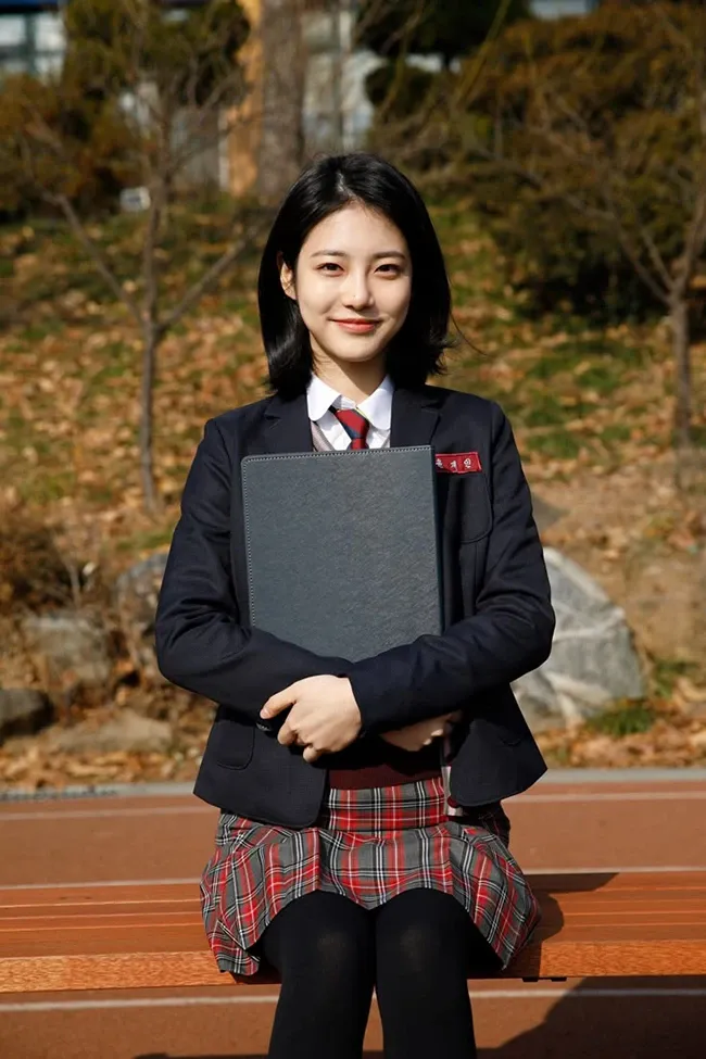 Album hình gái xinh tóc ngắn thướt tha