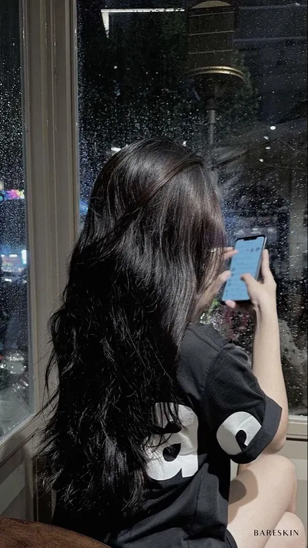 Album ảnh gái cute tạo dáng với điện thoại
