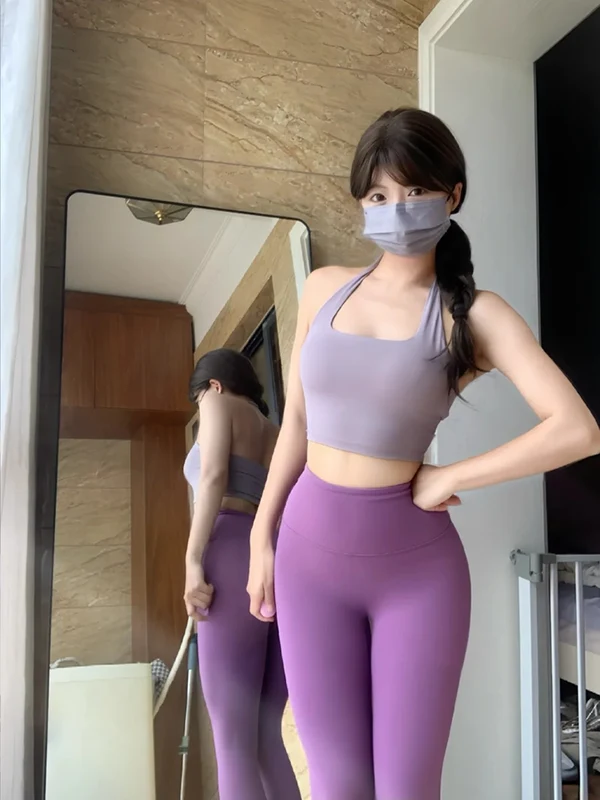 Xem hình hot girl gợi cảm với trang phục body fit