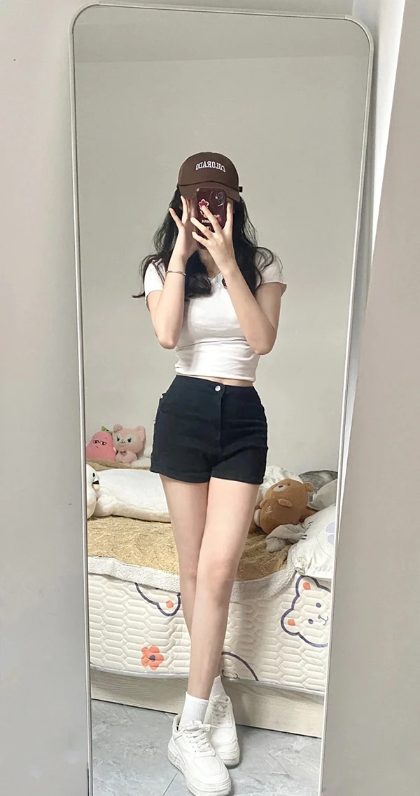 Xem ảnh gái xinh 2k1 che mặt siêu thu hút