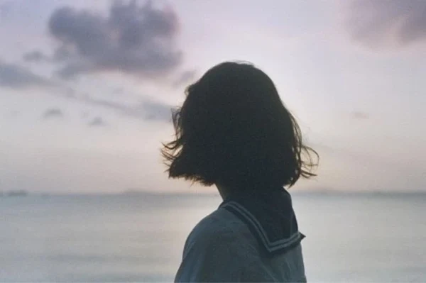 Album hình gái đáng yêu quay nhẹ người