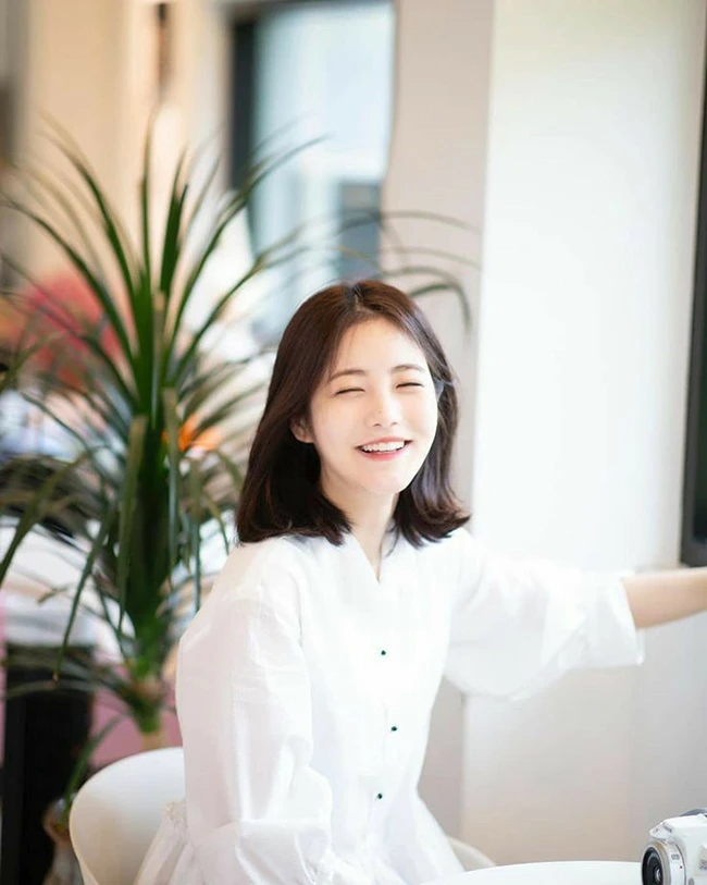 Ảnh avatar gái 2k2 tóc ngắn trẻ trung