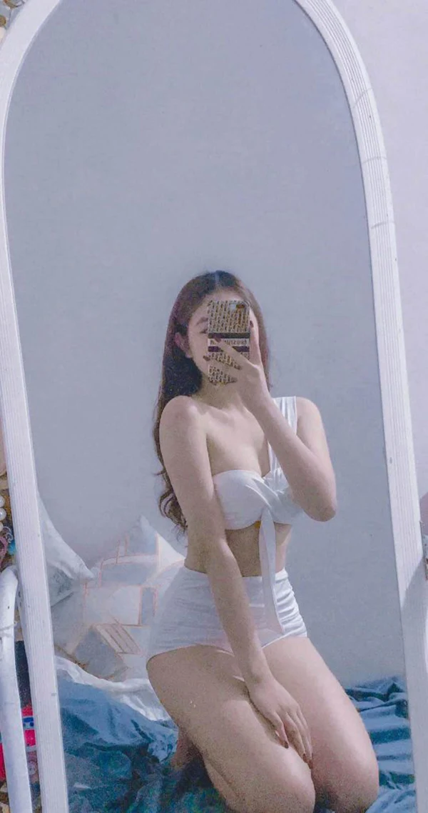 Hình nền gái tgdd xinh rạng rỡ chụp chính diện