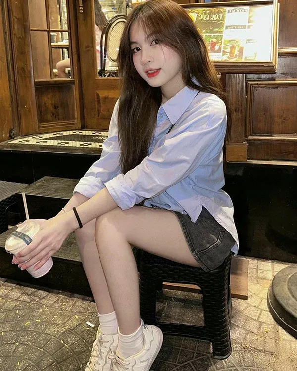 Tải ảnh gái 9x mặc short thể thao tôn dáng đẹp