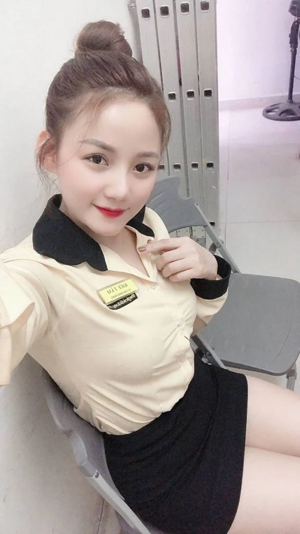 Tải hình gái tgdd dễ thương dáng đứng thon gọn