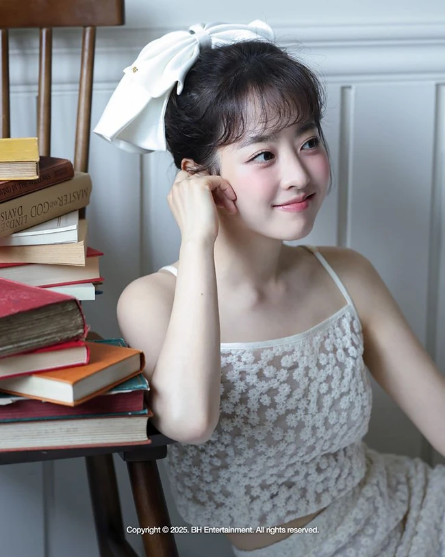 Ảnh mạng gái dễ thương tóc ngắn duyên dáng