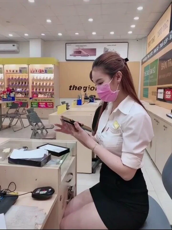 Tải ảnh nhân viên tgdd ánh mắt long lanh
