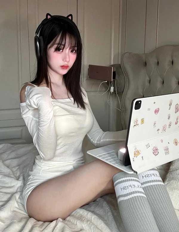 Tải hình ảnh cô gái trẻ đầy sức hút