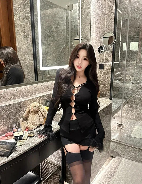 Bộ ảnh hot girl mặc tất cực kỳ gợi cảm, tinh tế