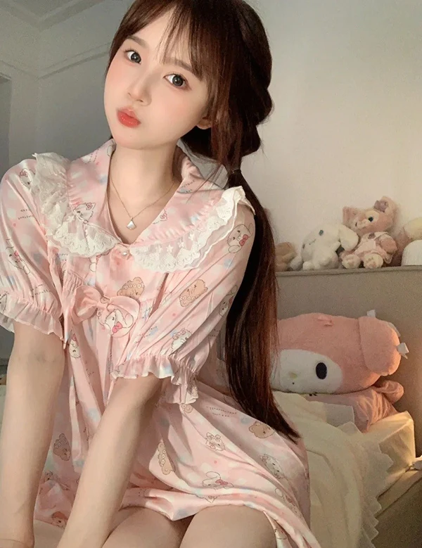 Chụp ảnh gái cute đầy cuốn hút trong áo choàng ngủ sexy