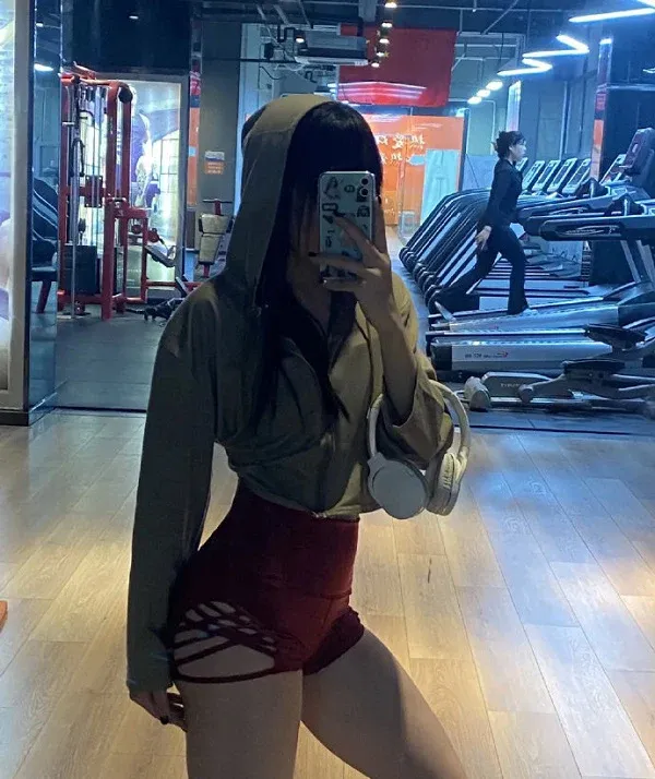 Loạt ảnh gái sexy fit body khoe đường cong