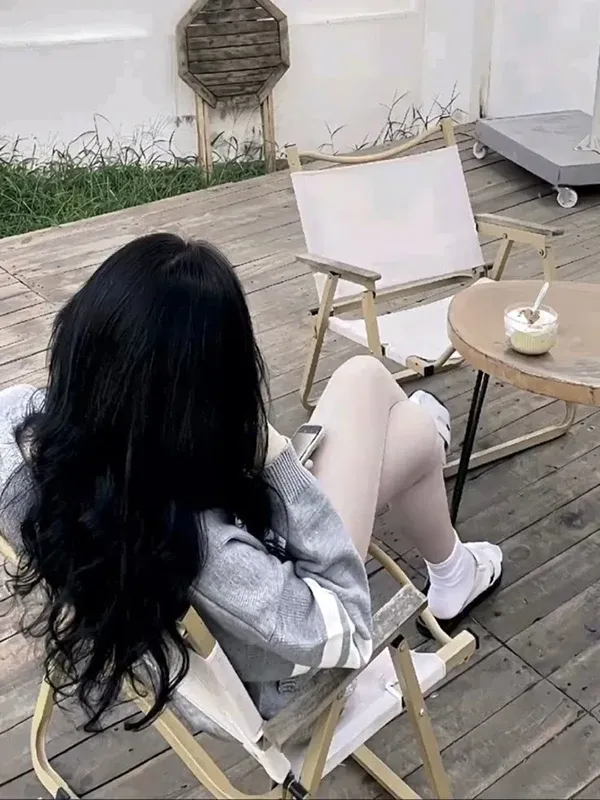 Bộ ảnh hot girl trẻ trung che mặt rất tinh tế