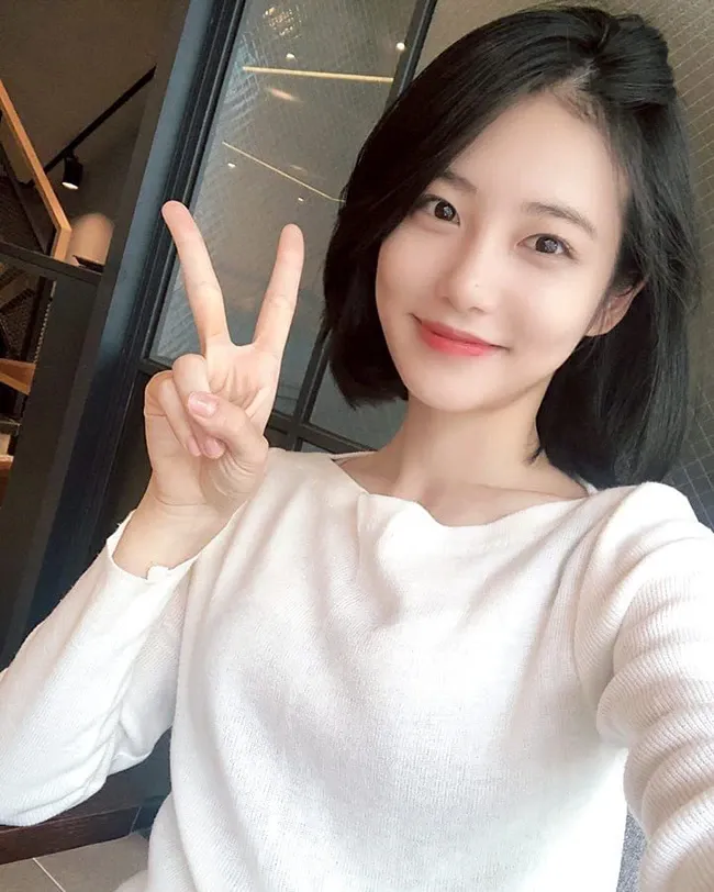 Xem ảnh gái cute tóc ngắn hồn nhiên