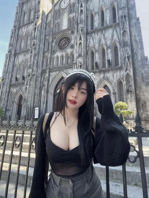 Bộ ảnh gái 2k1 thướt tha, căng tròn sức sống