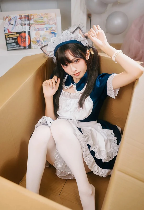 Xem hình gái cute mặc legwear ôm dáng