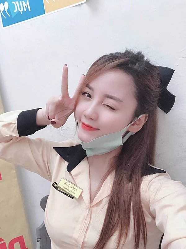Loạt ảnh gái thegioididong chụp góc nghiêng tinh tế