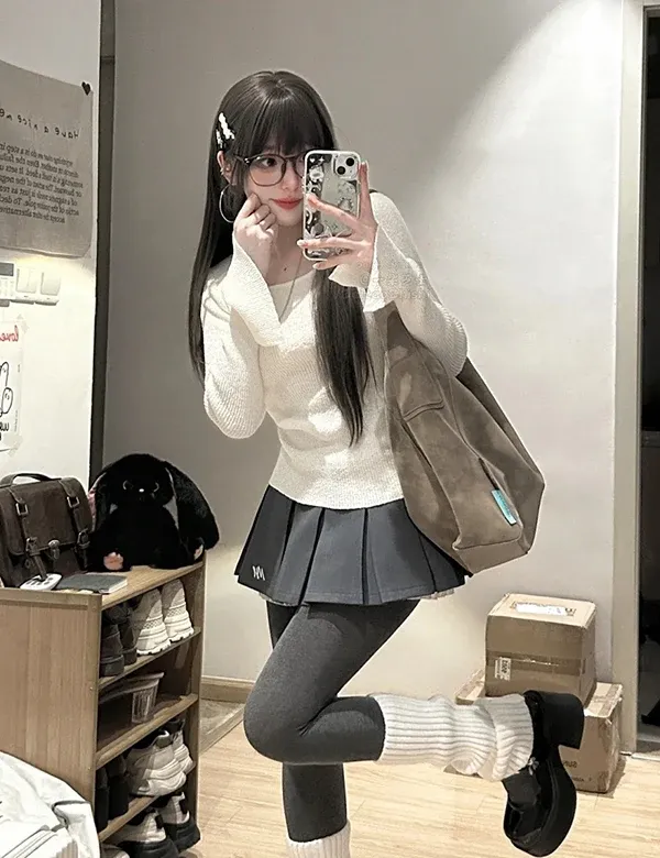 Xem hình gái cá tính mặc vớ kiểu thời trang