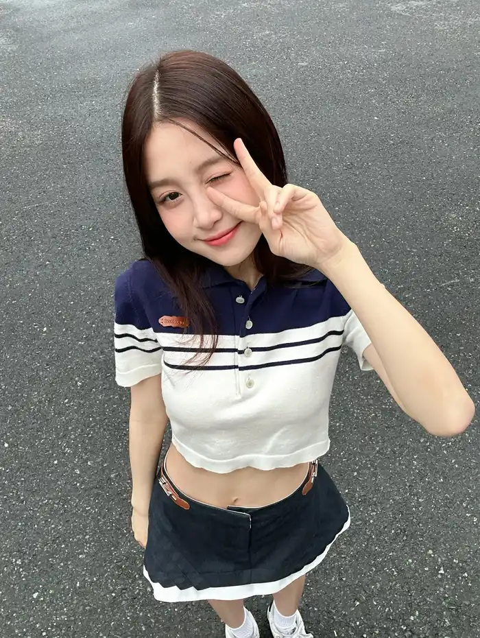 Hình gái lớp 10 nổi bật với vẻ ngoài sáng sủa