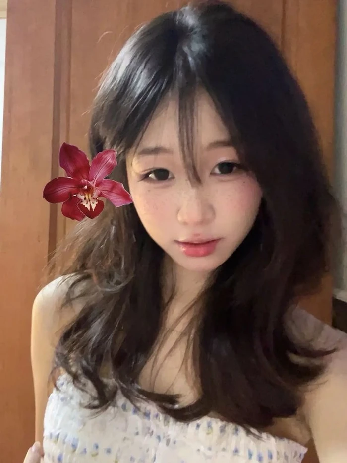 Loạt ảnh nữ sinh trung học sở hữu nét đẹp hiện đại, thanh lịch.