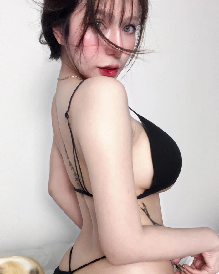 Xem ảnh pimnalin leak sexy và cuốn hút