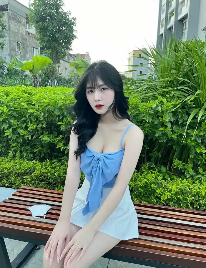 ảnh Quỳnh Alee bikini sexy khoe dáng đầy gợi cảm