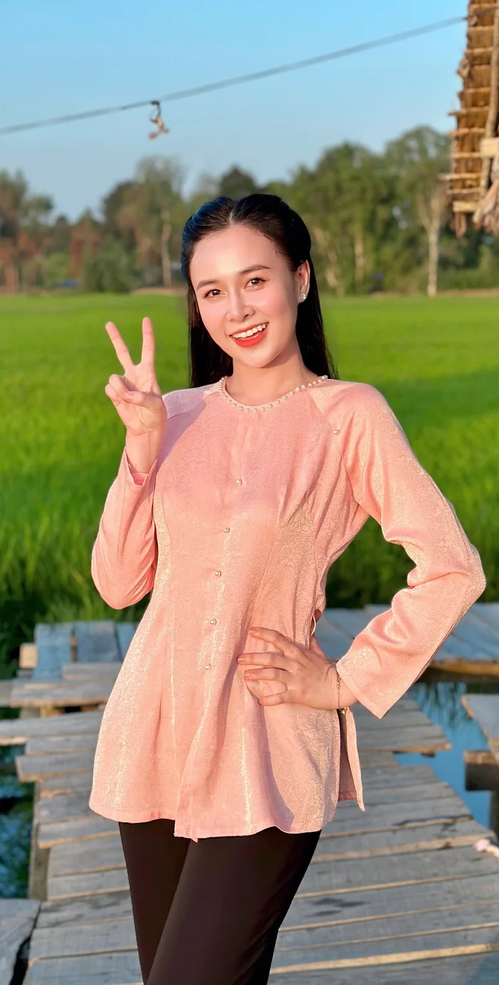 Ảnh gái quê dễ thương, gương mặt chất phác