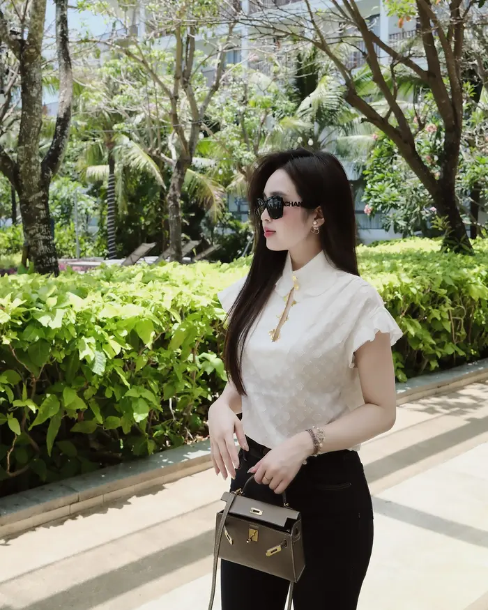 Hình avatar một Lê Phương Anh gợi cảm