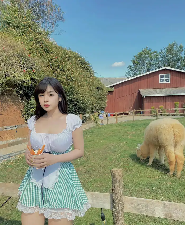 xem hình Trần Minh Thiên Di bikini đẹp cuốn hút