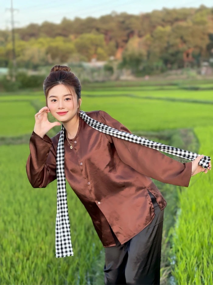 Hình gái quê nhẹ nhàng, mang nét đẹp tự nhiên