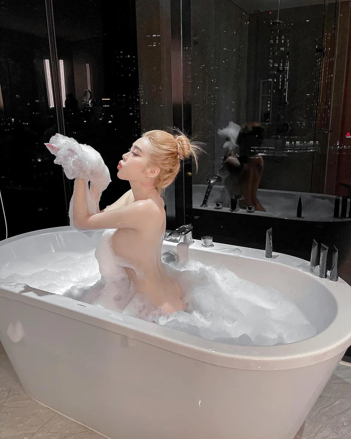 Avatar Pinky Bảo Trân nude nét đẹp sexy cuốn hút