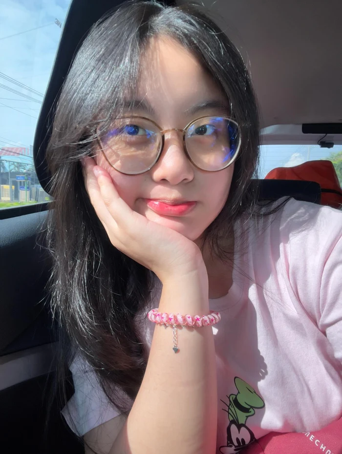 Gái xinh 2k12 tạo dáng đáng yêu