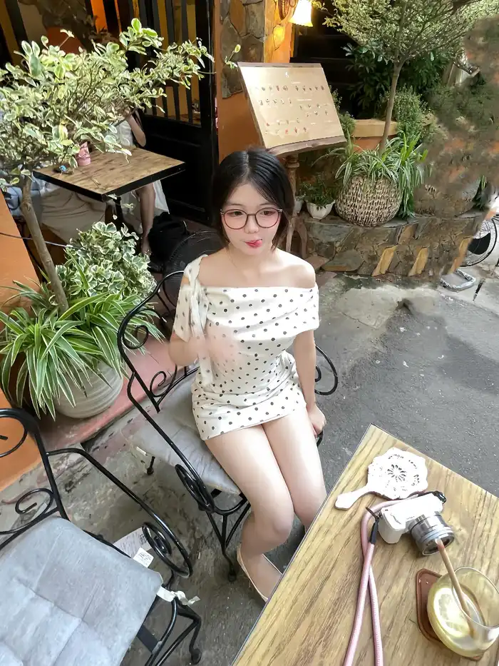 Hình ảnh gái xinh 2k12 với ánh mắt sáng